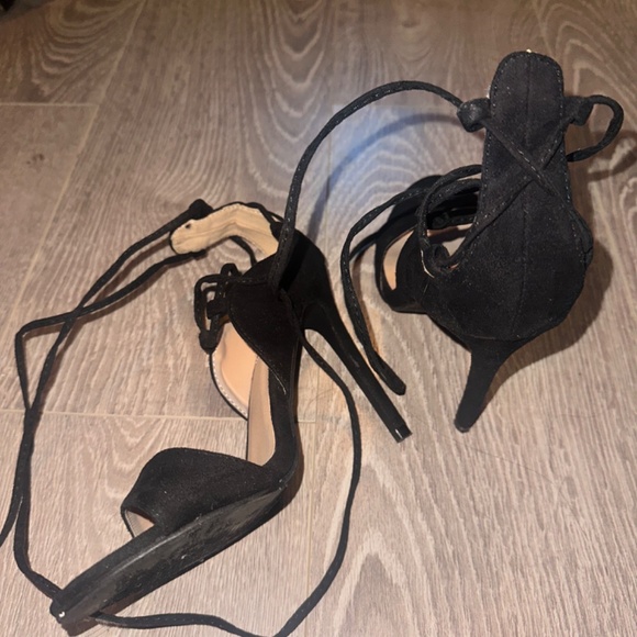 Cape Robin ankle strap suede heals - Picture 3 of 3